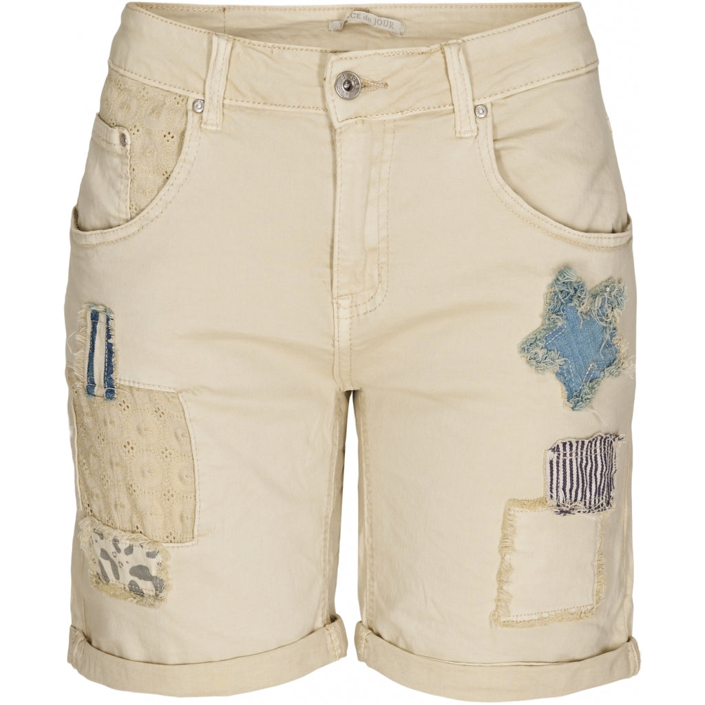 Lola Dame Shorts Med Lapper   Beige fra Place Du Jour
