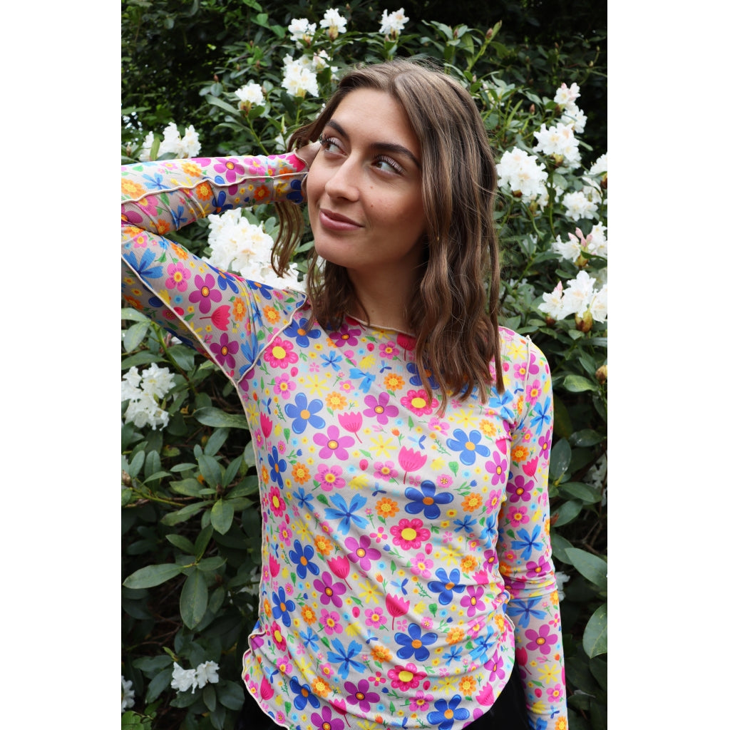 Liberte Dame Langærmet Mesh Top 4086   Funny Flowers Sand fra Liberté