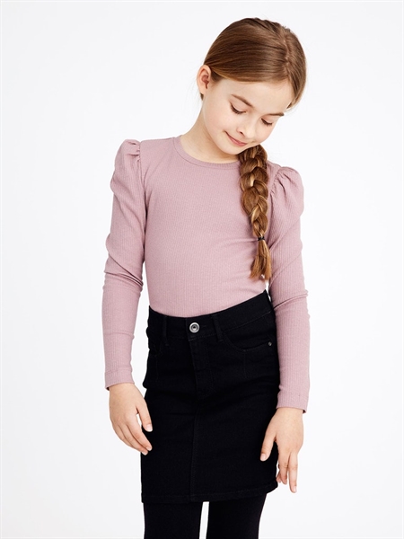 Salli Black Denim Nederdel fra Name It - Højtaljet Stil
