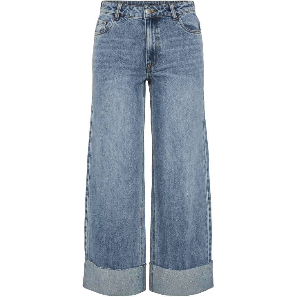 Seje damejeans Pcsally i medium blå denim fra Pieces
