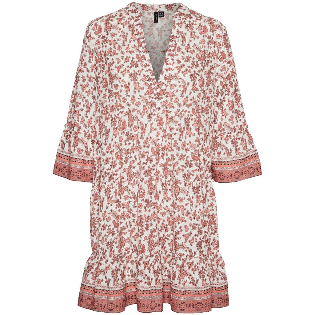 Sød Vero Moda Sommerkjole i Georgia Peach - Udsalg!