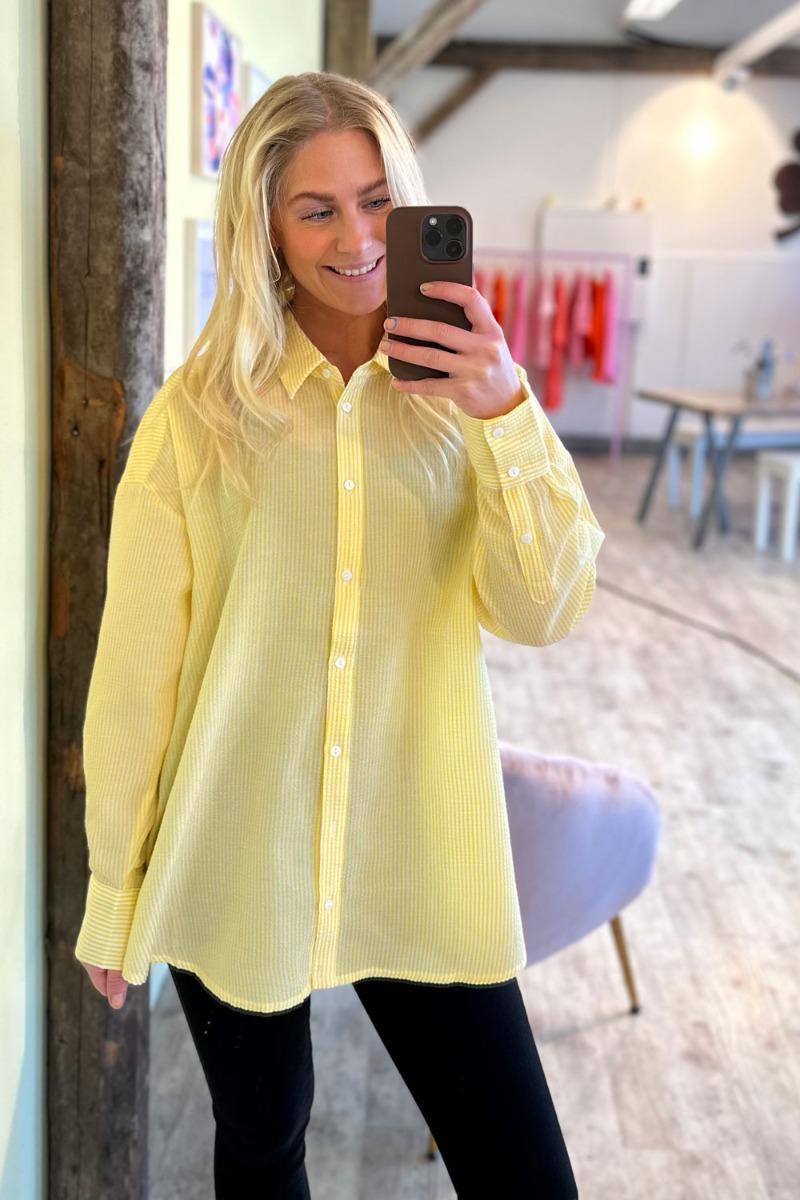 A View   Skjorte   Sonja Shirt   Yellow White fra A-view