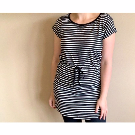Løs Kortærmet Kjole May Black Thin Stripes fra Only