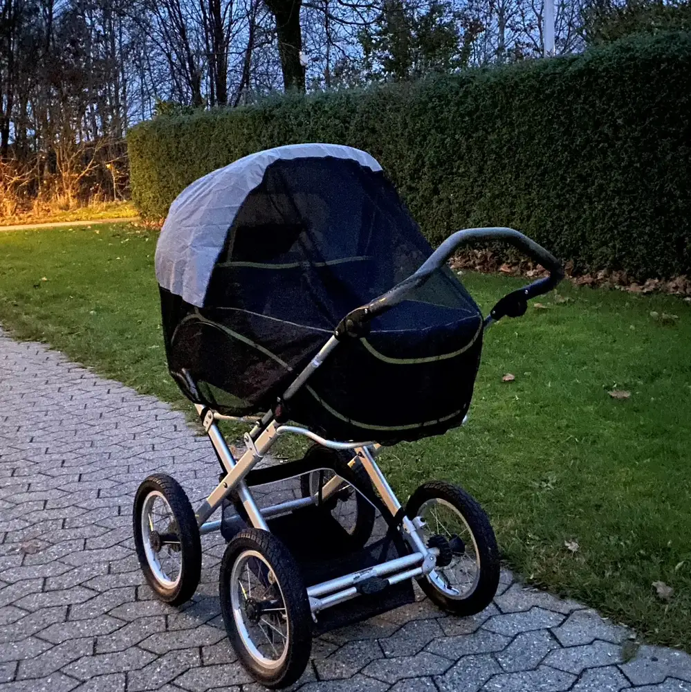 Super Safe Insektnet Sort   Barnevogn fra Baby Dan