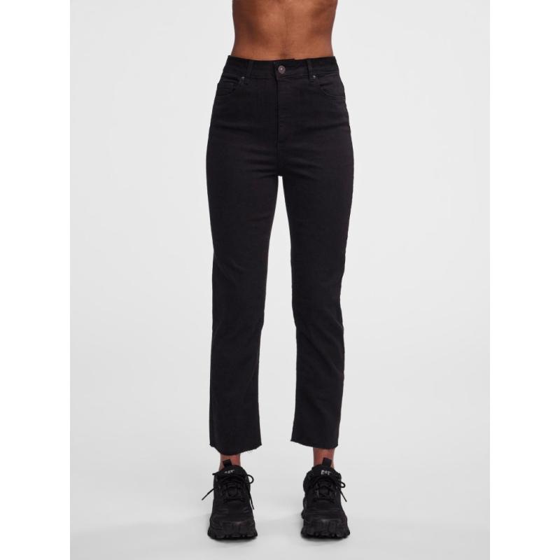 Dame Jeans Pcdelly Black fra Pieces