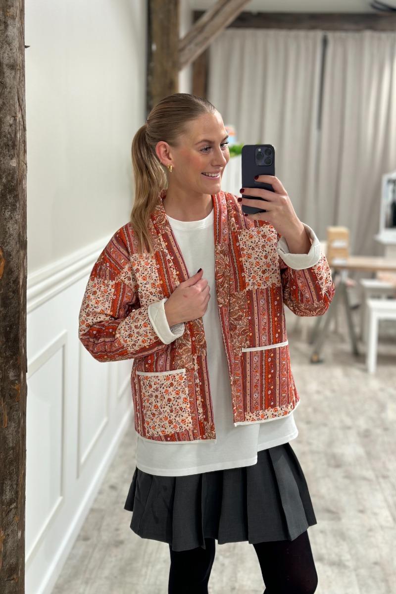 Jakke   Avalon L S Quilted Jacket Wvn   Savvy Red fra Jdy