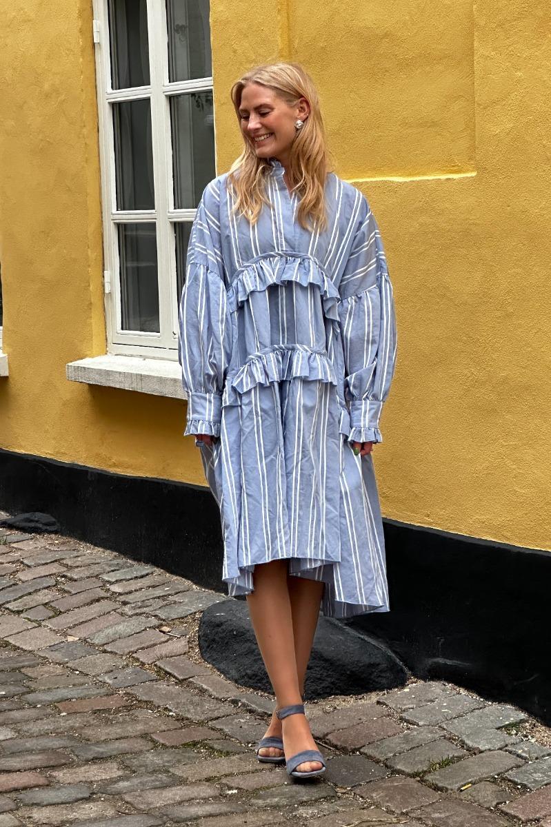Stories From The Atelier By Copenhagen Shoes   Kjole   Star Dress   Ss25   Light Blue