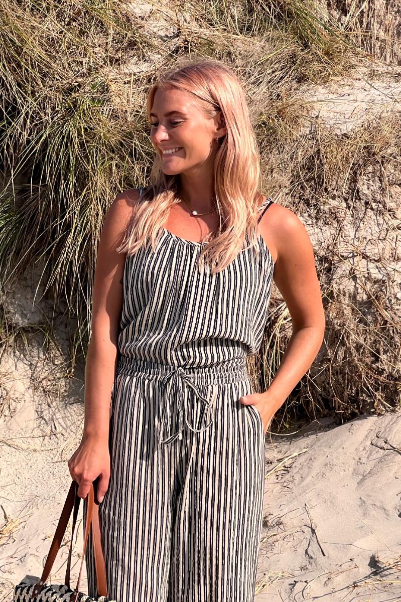 Top   Ia Foxa Striped To   Black Stripe (levering Midt April) fra Ichi