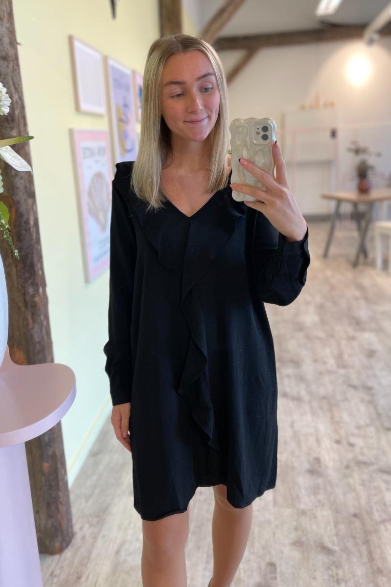 Kjole     Marika Life L S Flounce Dress   Black fra Jdy