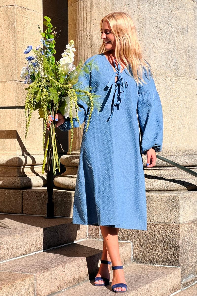 Kjole   Luna Dress   Mid Vintage Blue fra Loved By Lykke