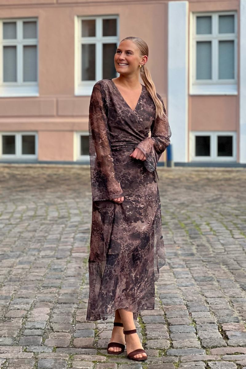 Kjole   Lovely Long Dress   Brown Fall fra Loved By Lykke