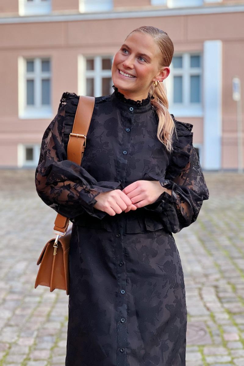 Kjole   Ly Andrea Dress   Black fra Loved By Lykke