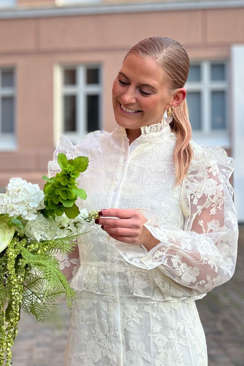 Kjole   Ly Andrea Dress   Creme White fra Loved By Lykke