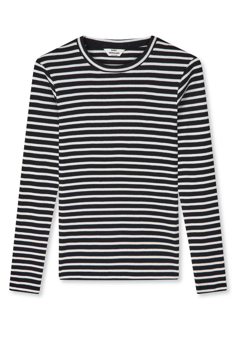 Bluse   2x2 Cotton Stripe Tuba Tee Ls   Black White Alyssum fra Mads Nørgaard