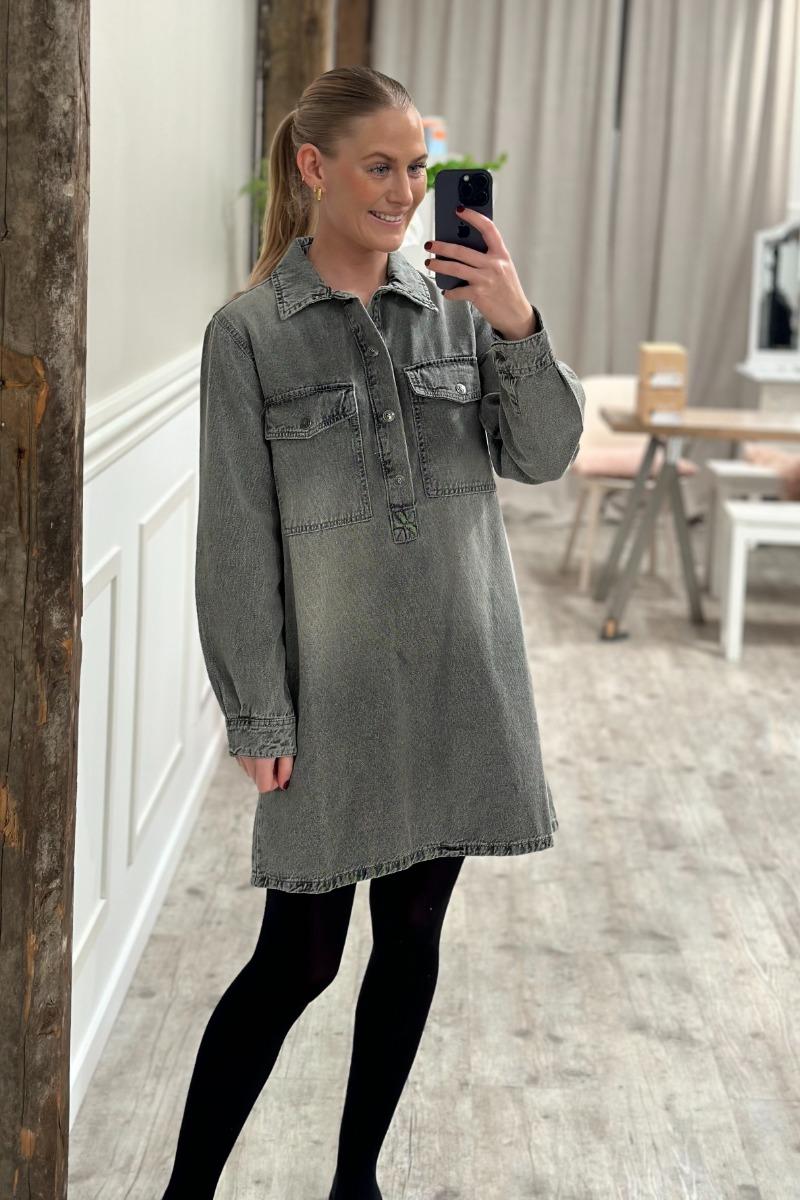 Kjole   Ovea Dr   L.grey fra Sisters Point