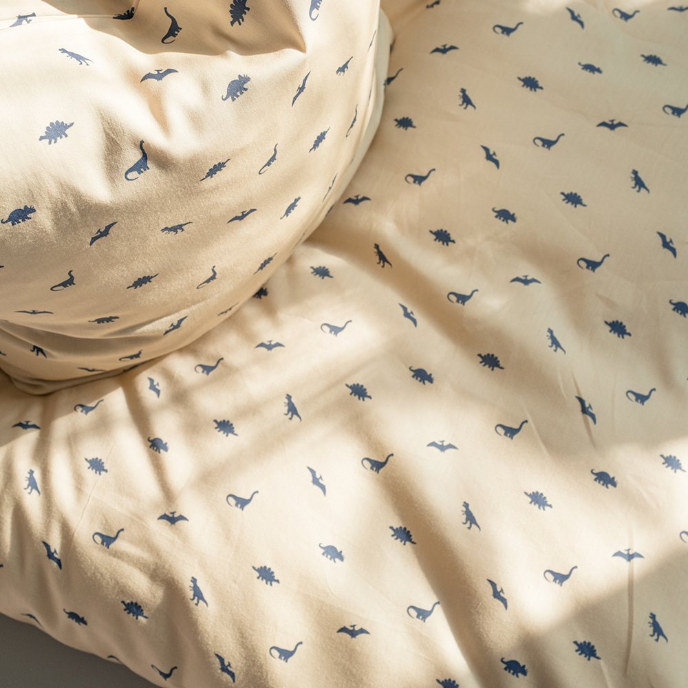 Levi Sengetøj   Dinosaur Print Blue   Baby Dk fra That's Mine