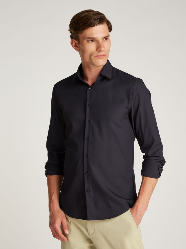 Performance Solid Slim Shirt fra Calvin Klein