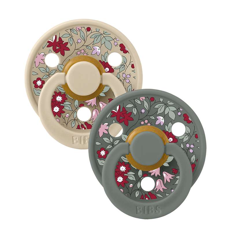 Rund Colour Sut 2 Pak Str. 2 Naturgummi Liberty Chamomille Lawn Pine Mix fra Bibs