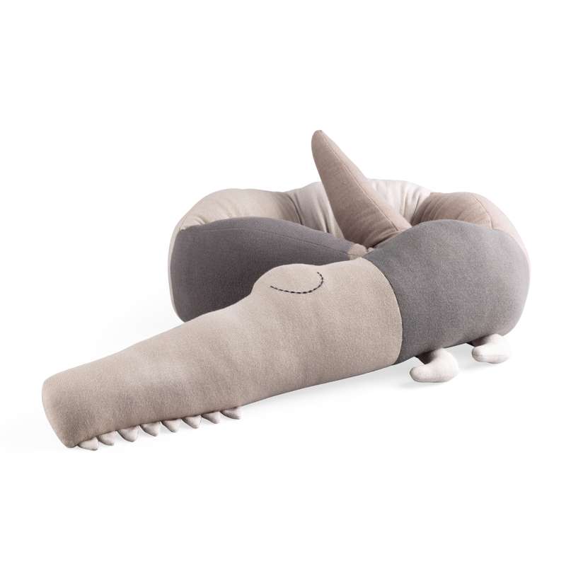 Strikket Pude Sengerand   Sleepy Croc   Seabreeze Beige fra Sebra