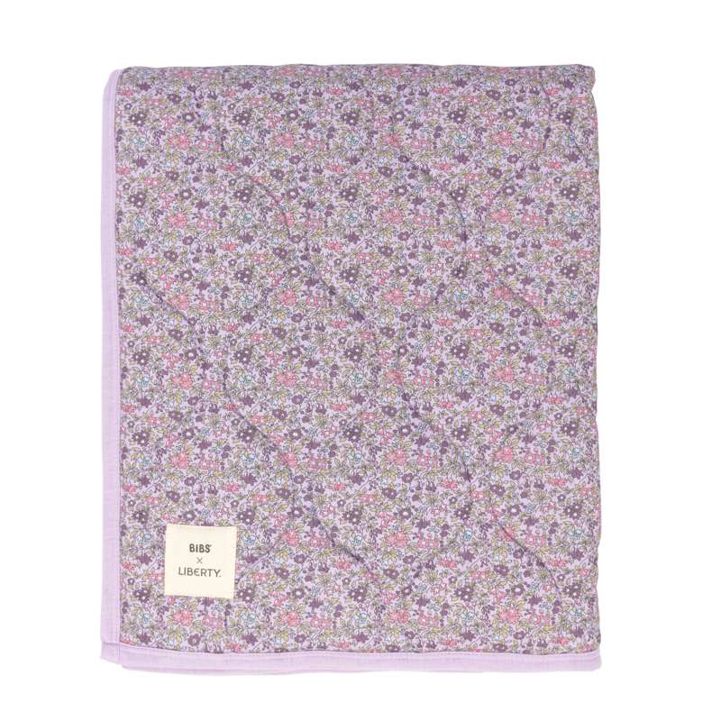 Play   Quilted Legetæppe   Chamomile Lawn Violet Sky fra Bibs