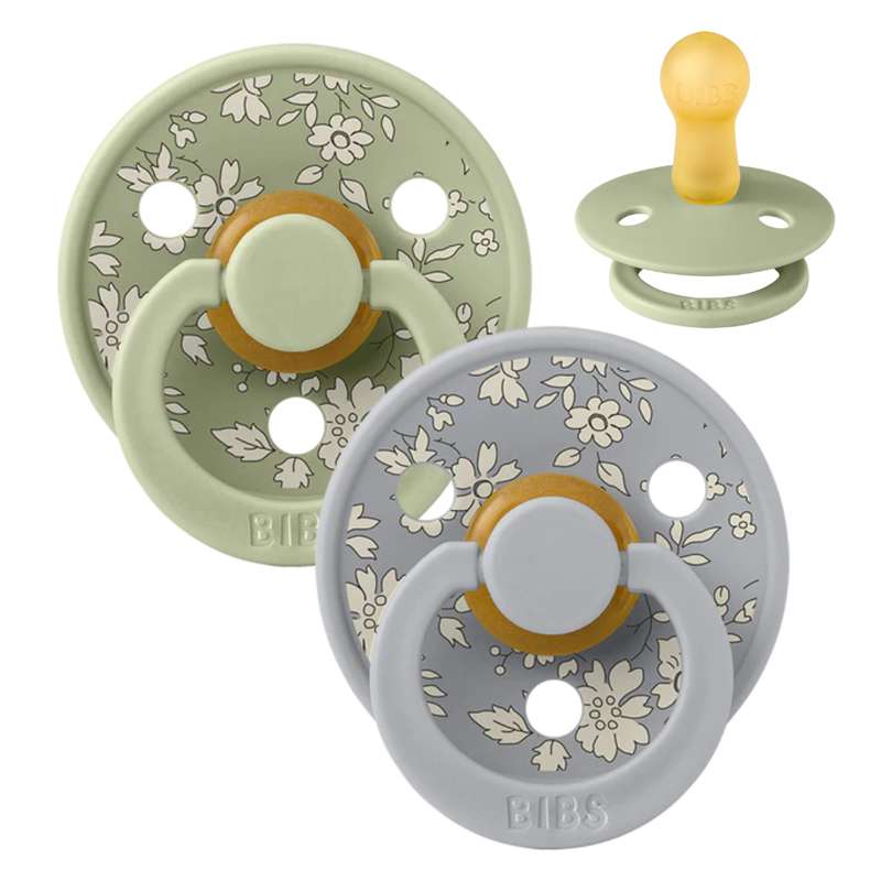 Rund Colour Sut 2 Pak Str. 2 Naturgummi Liberty Capel Sage Mix fra Bibs
