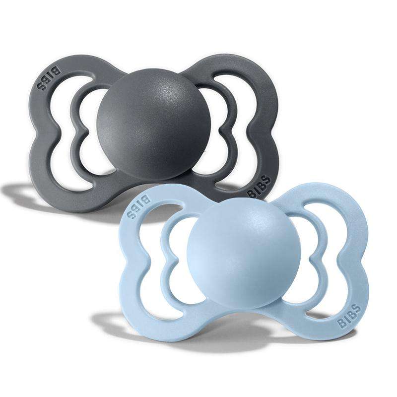 Supreme Sut   2 Pak   Str. 1   Silikone   Iron Baby Blue fra Bibs