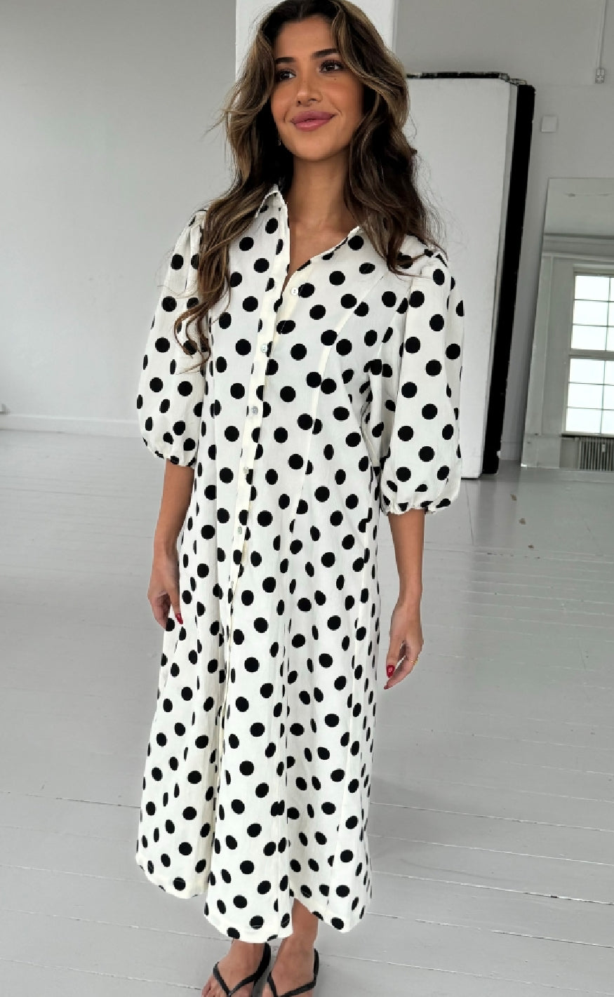 Kjole Martilda Black Dot fra Continue