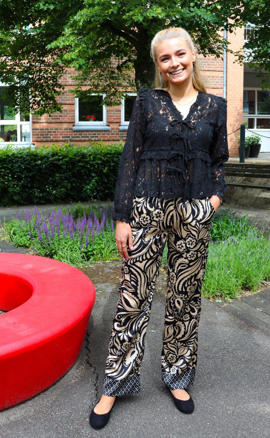 Liberte Bluse   Nartina Ls Tie   Black fra Liberté