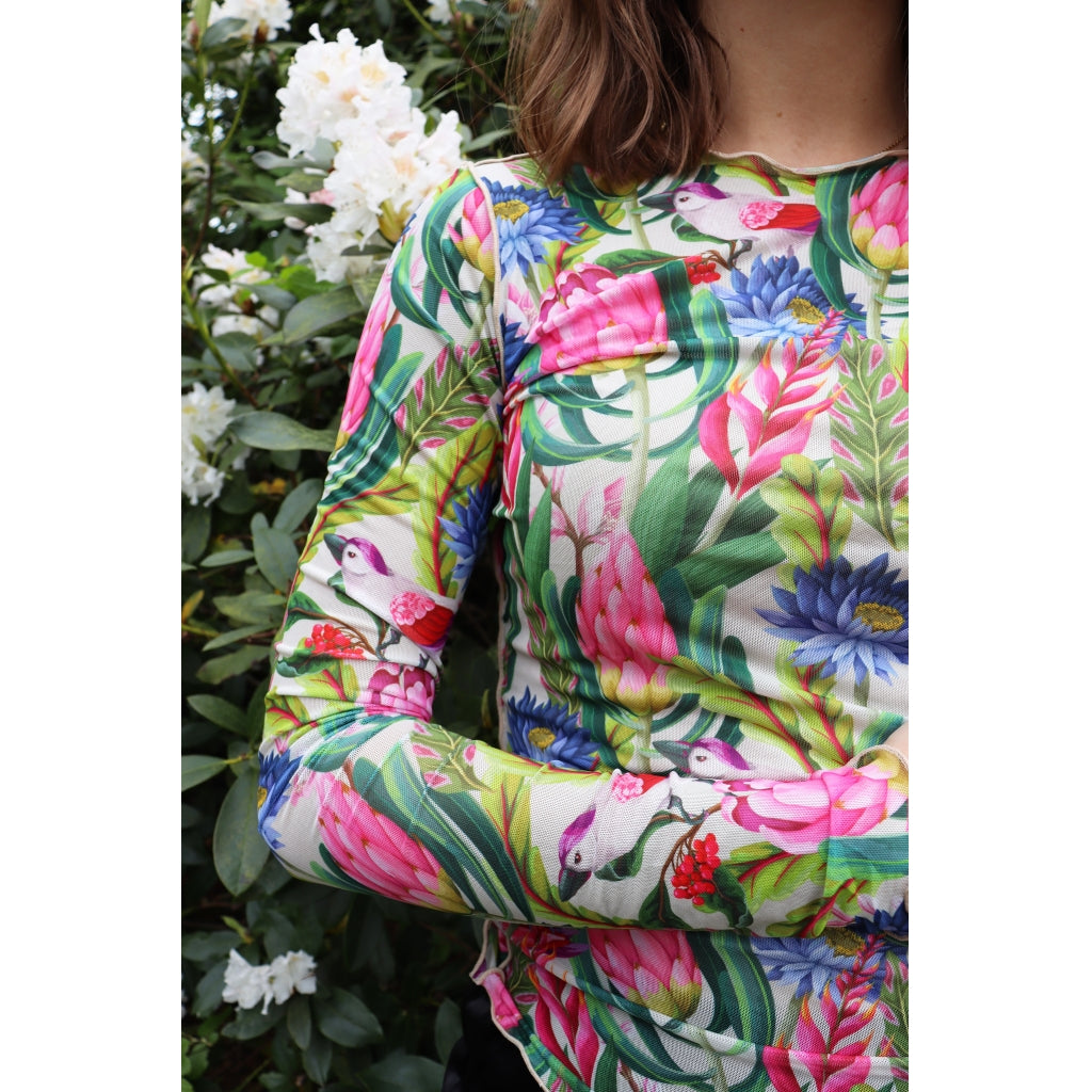 Liberte Dame Langærmet Mesh Top 4086   Flower Bird Sand fra Liberté