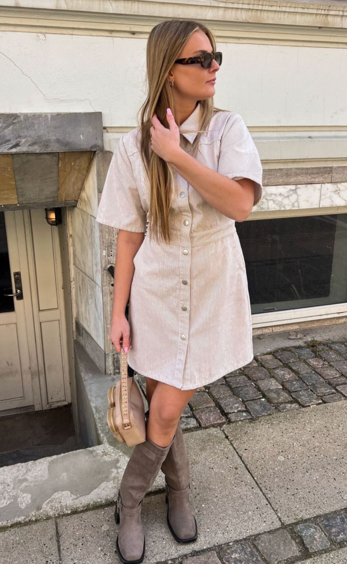 Kjole   Benita   Beige White fra Noella