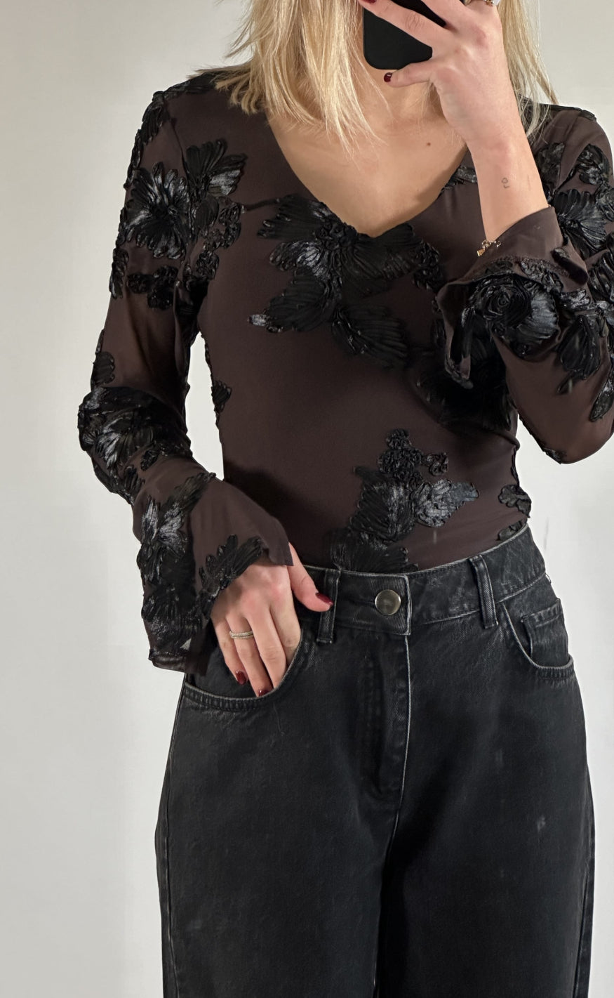 Top   Lucille   Chocolate Black fra Noella