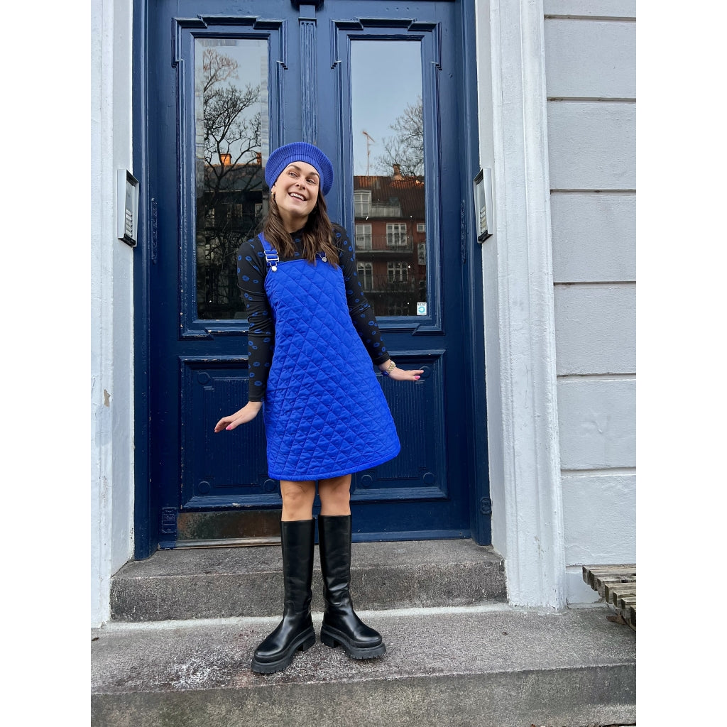 X Ditte Estrup Pcsavanah Quilted Spencer Dress   Mazarine Blue fra Pieces