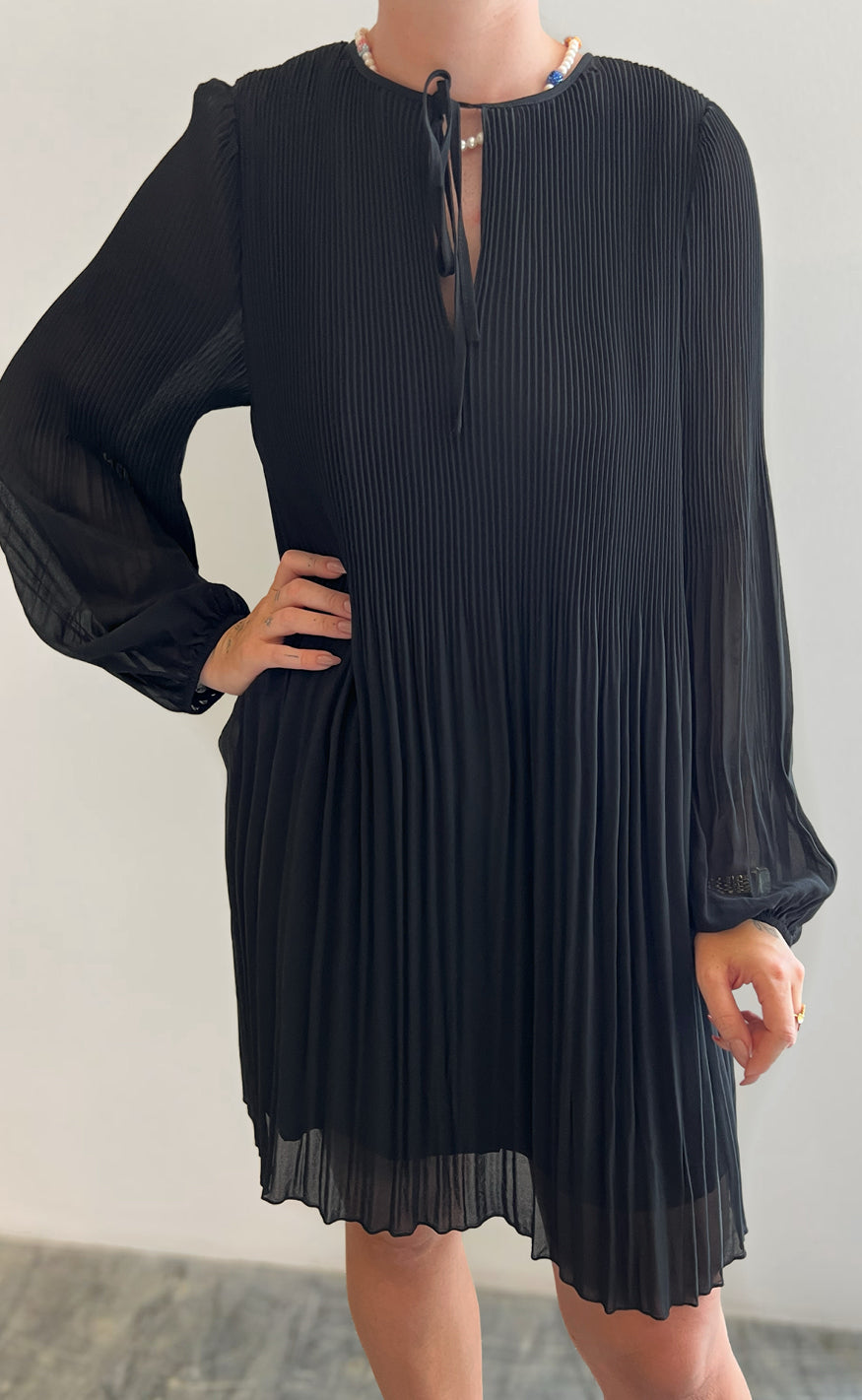 Kjole   Naomie O Neck Short   Black fra Pieces
