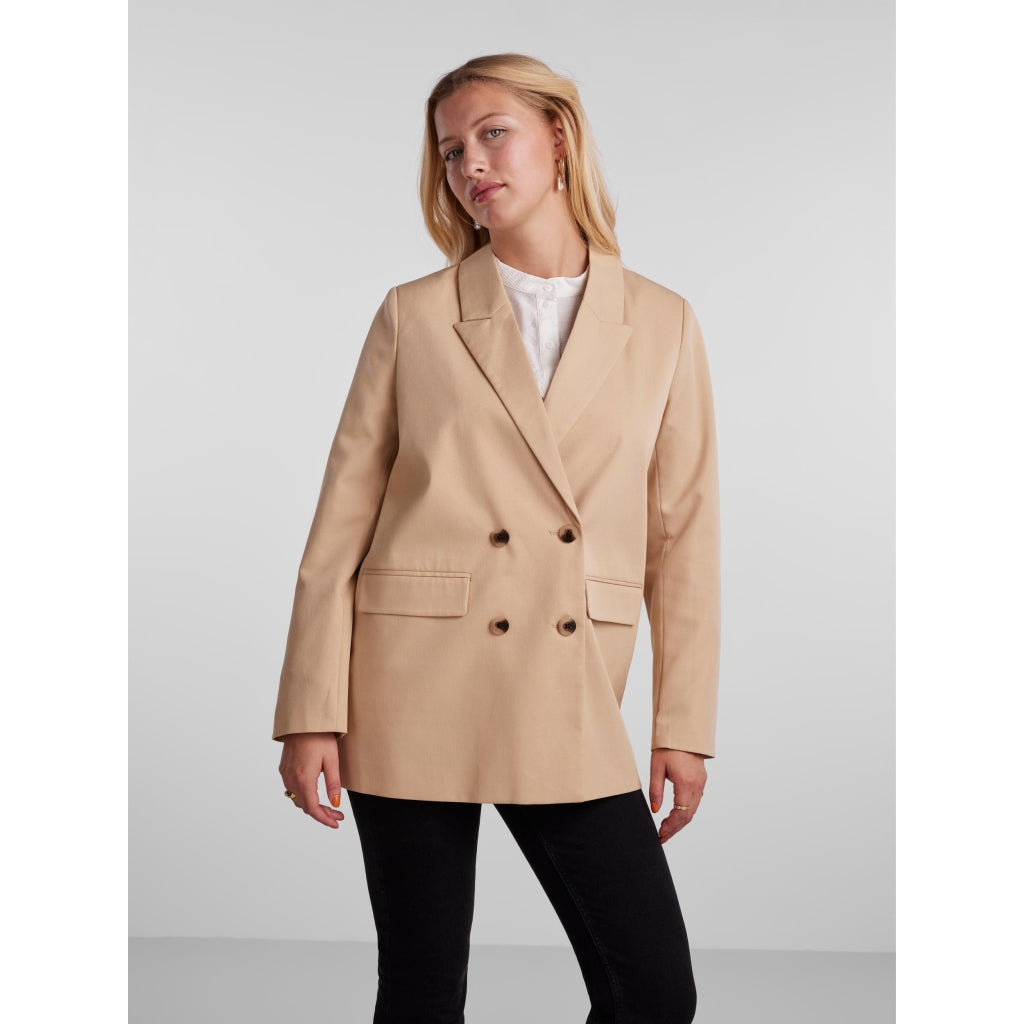 Dame Blazer Pcthelma   Irish Cream fra Pieces
