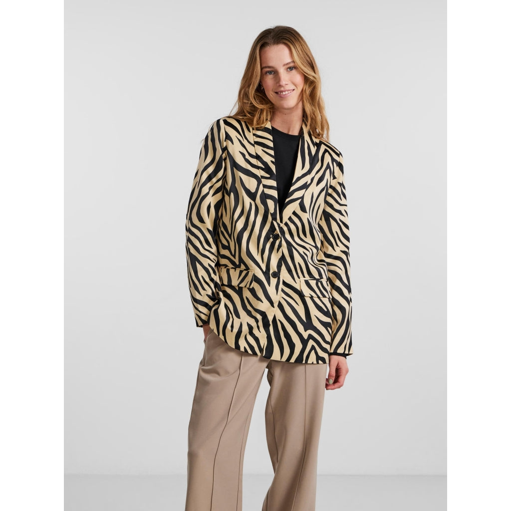 Dame Blazer Pczebrane   Nomad Black Zebra fra Pieces
