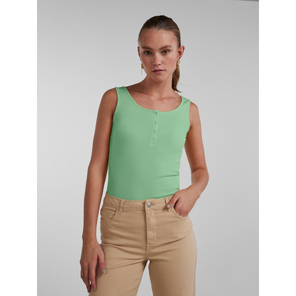 Dame Top Pckitte   Quiet Green fra Pieces