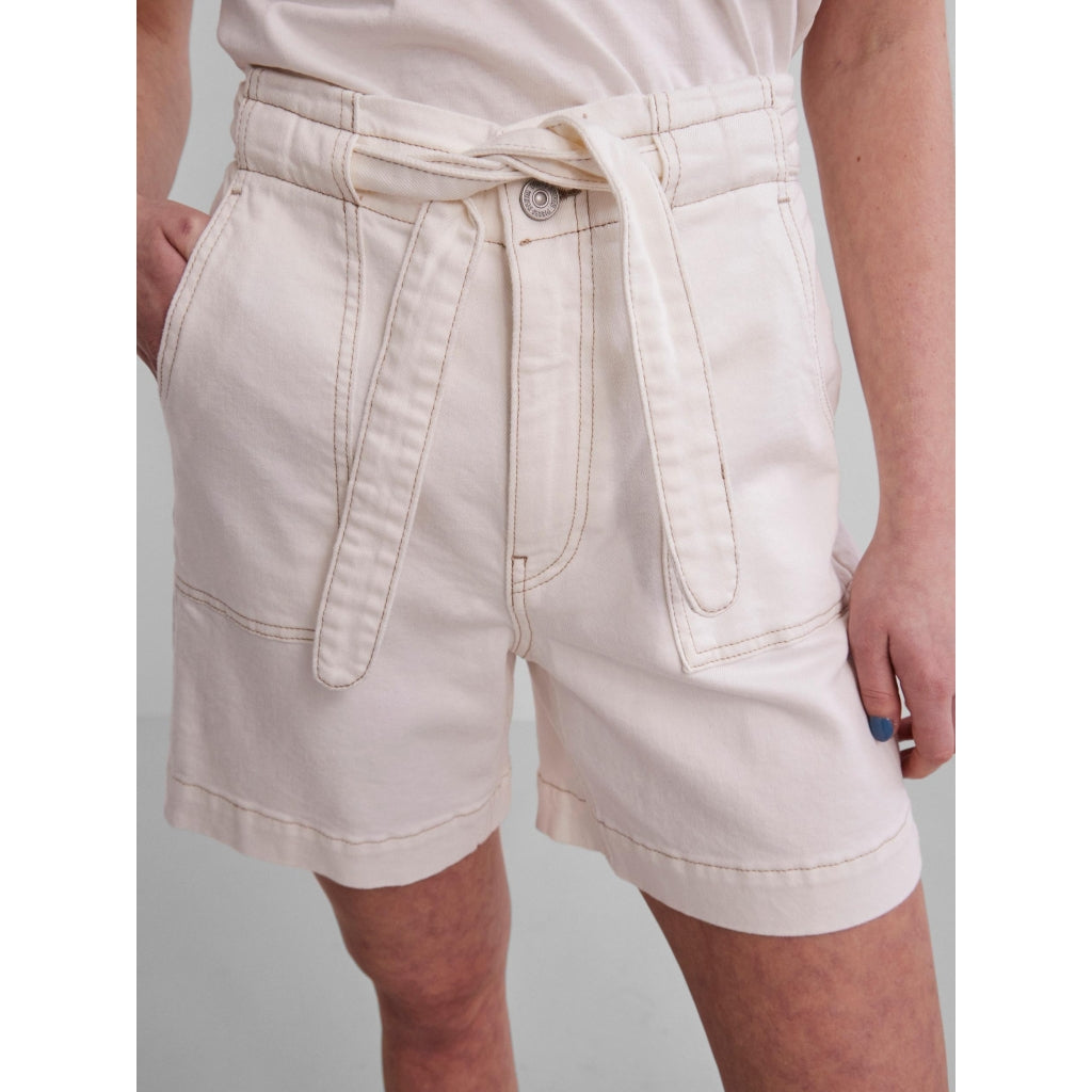 Shorts Pcvinna   Cloud Dancer fra Pieces