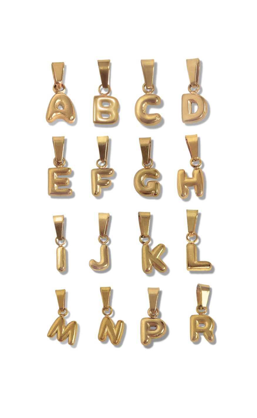 Vedhæng   Chunky Letter   Gold Colour fra Smykkeli Copenhagen