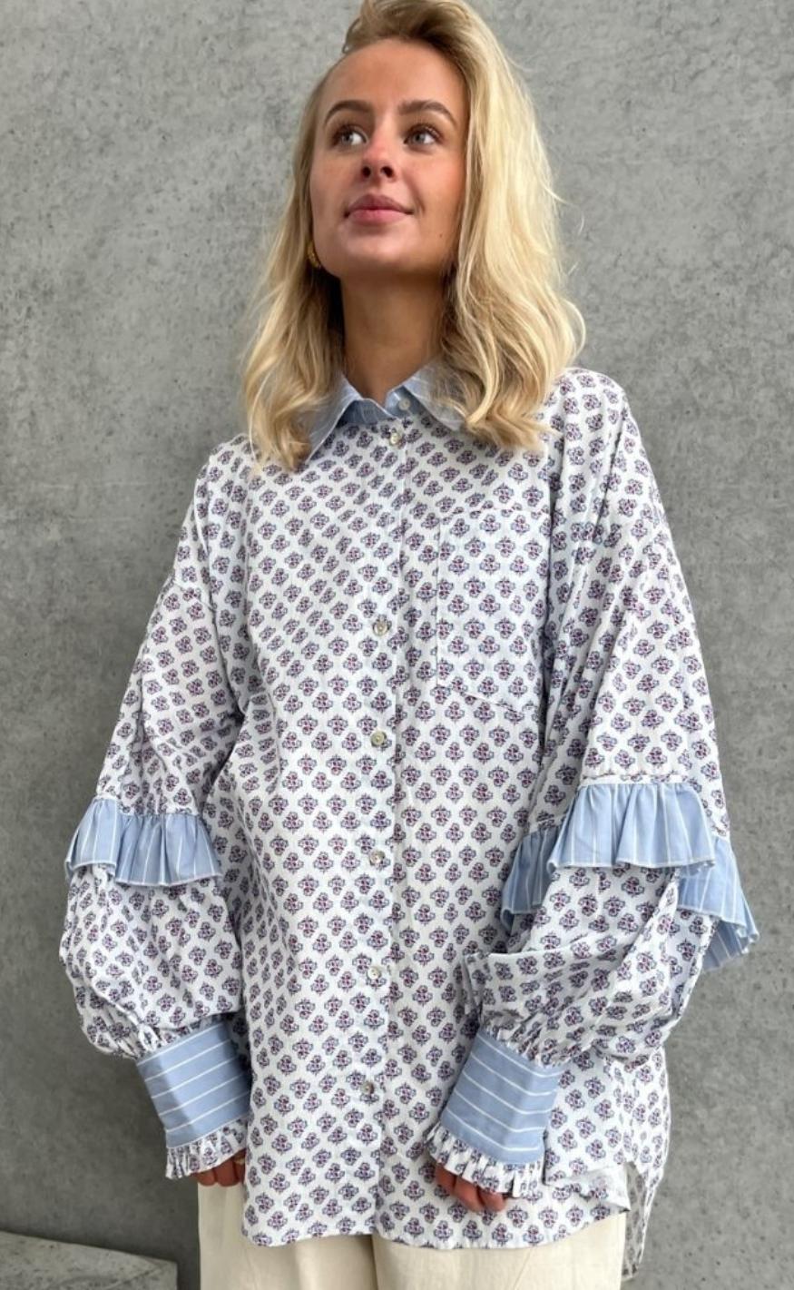 Skjorte   The Camolille   Blue fra Stories From The Atelier
