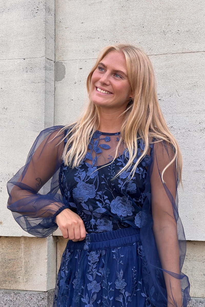 A View   Bluse   Fuschia Blouse   Navy fra A-view