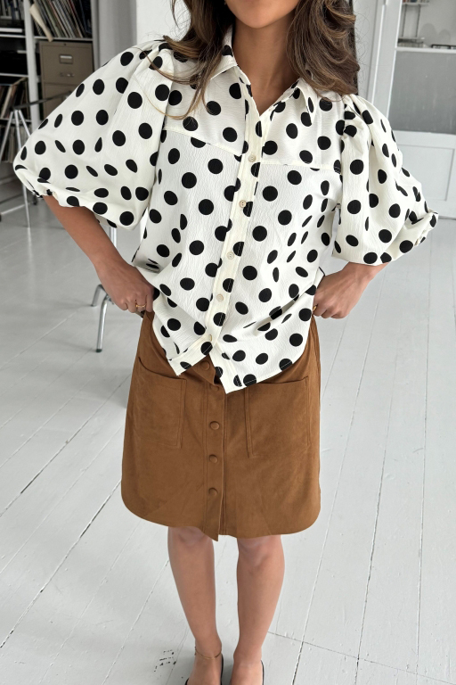 Bluse   Alicia Big Dot   Black Dot (levering Midt April) fra Continue