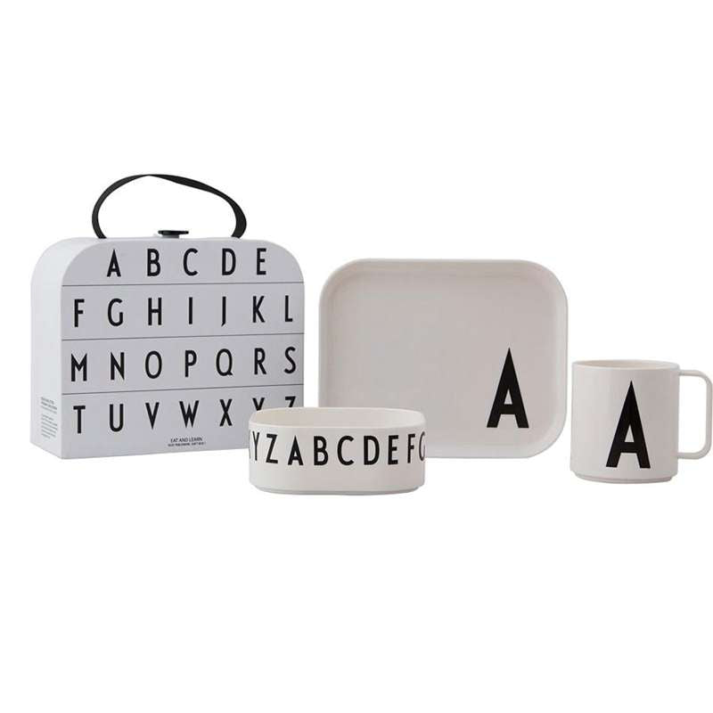 Classics In A Suitcase   Tritan Spisesæt fra Design Letters