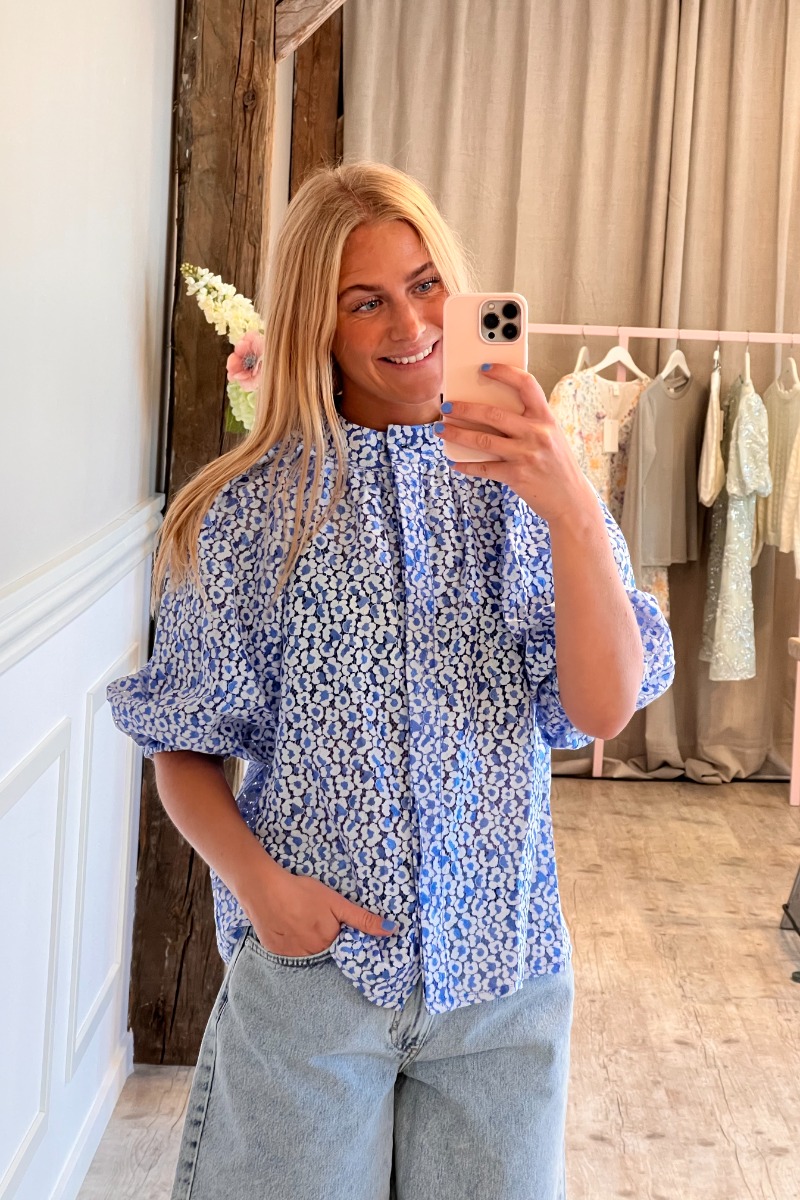 Bluse   Sia Blue Tone Lace   Blue Lace fra Continue