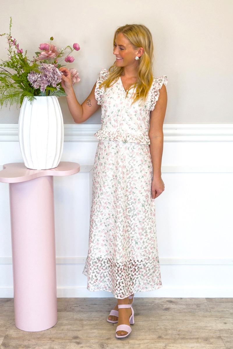 Kjole   Christina Dress   Rose Flowers fra Loved By Lykke