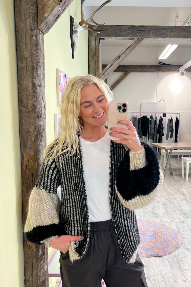 Cardigan   Liana Knit Cardigan   Cream Black fra Noella