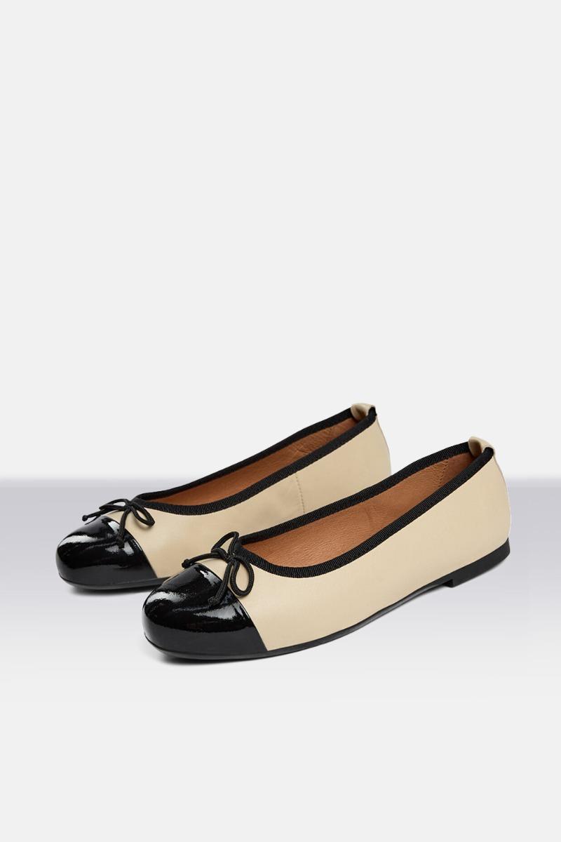 Ballerina   Lucy   Beige Black Patent fra Pavement