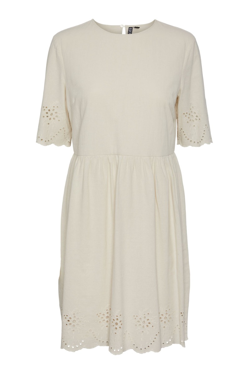 Kjole   Pc Almina 2 4 Embrodery Dress   Birch fra Pieces