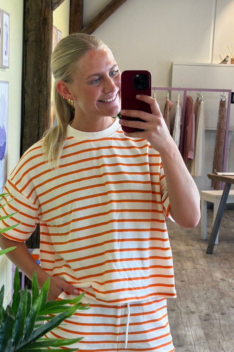 T Shirt   Pc Chilli Summer 2 4 Sweat Stripe   Cloud Dancer Mandarin Orange fra Pieces
