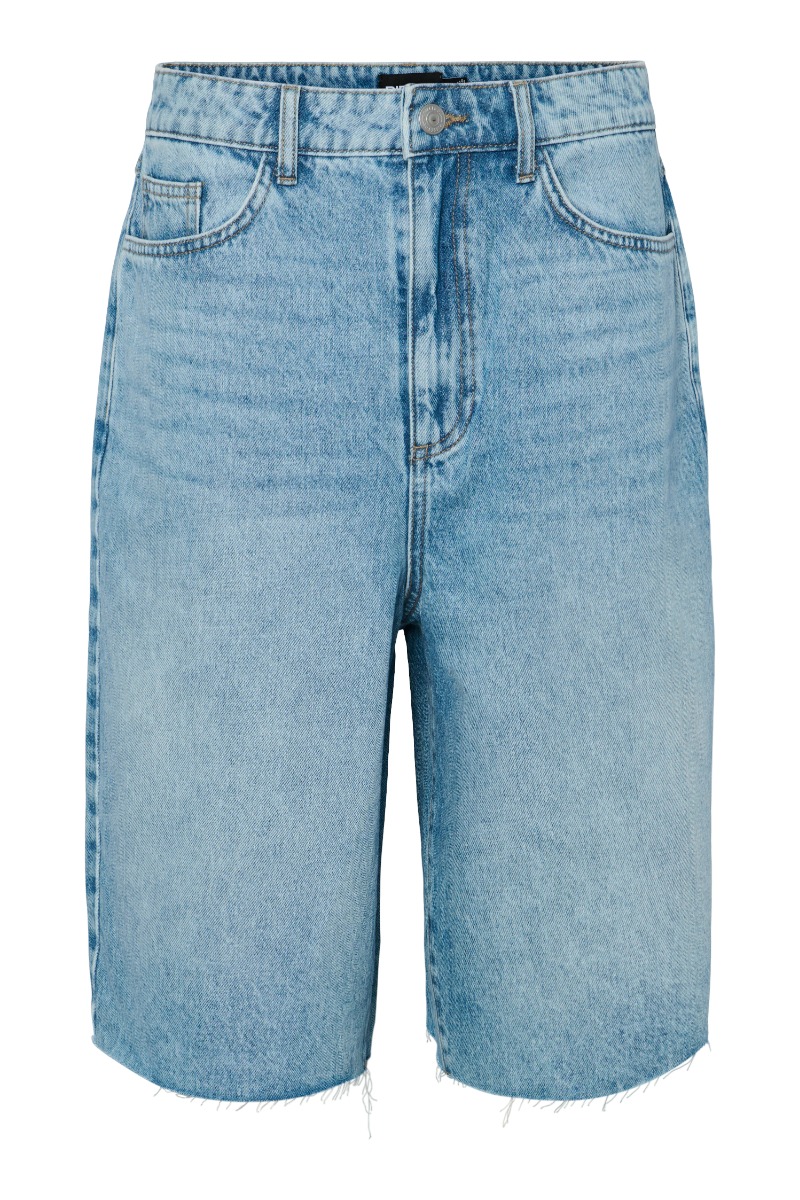 Shorts   Tasha Mw Baggy Denim Shorts   Light Blue Denim fra Pieces