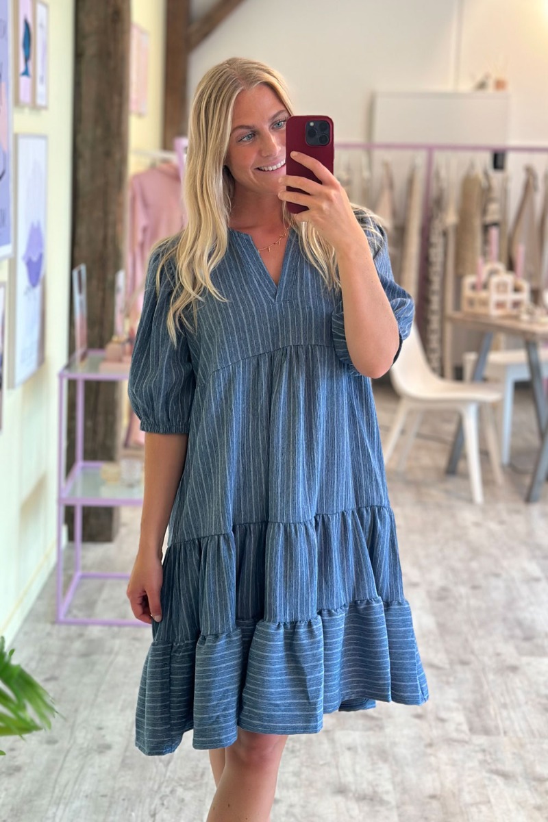 Kjole   Cassie Dr   D. Blue Pinstripe fra Sisters Point